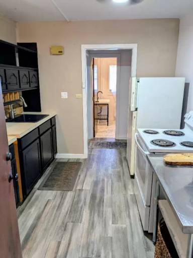 Main picture of 2274 S Market St