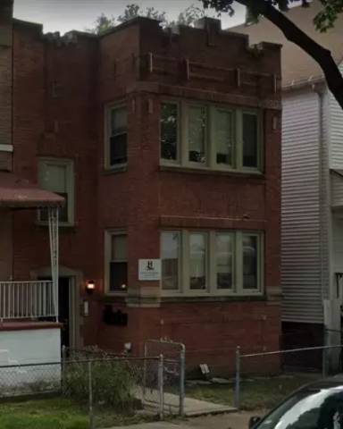 Main picture of 635 E 90th St