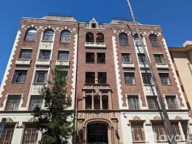 Main picture of 621 S Gramercy Pl