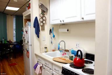 Main picture of 879 Beacon St