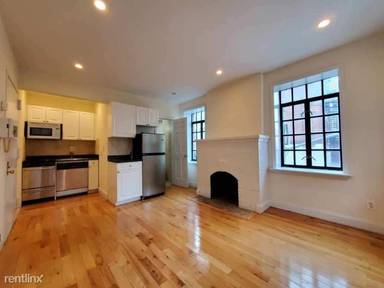 Main picture of 233 W 4th St