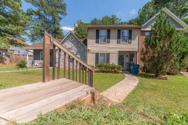 Main picture of 152 Cliffside Ct