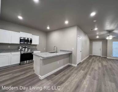 Main picture of 411 E 21st St
