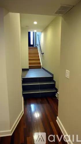 Main picture of 1918 Forrestal St