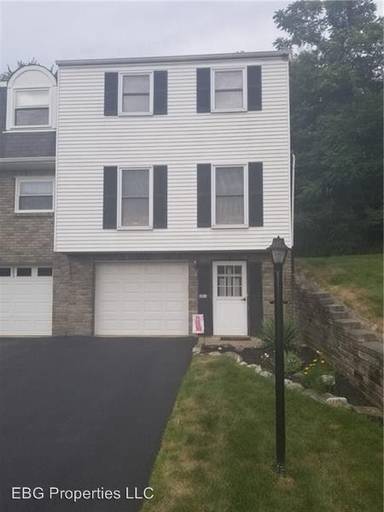 Main picture of 301 Joan of Arc Ct