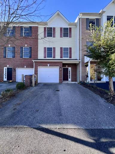Main picture of 152 Pumpkin Patch Ln