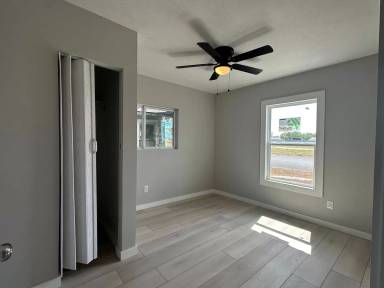 Main picture of 2321 David St