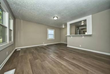 Main picture of 1722 N Euclid Ave