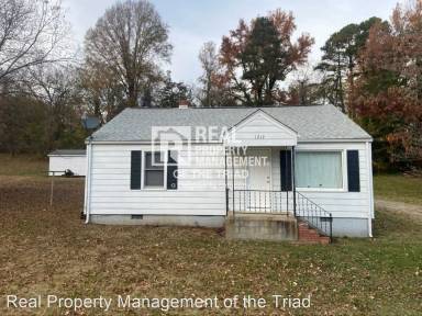 Main picture of 1212 W Vandalia Rd