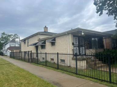 Main picture of 9958 S Perry Ave