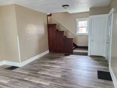 Main picture of 510 Pleasant St