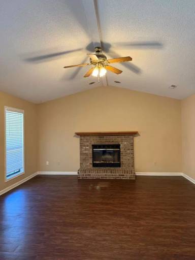 Main picture of 156 Lakeside Dr