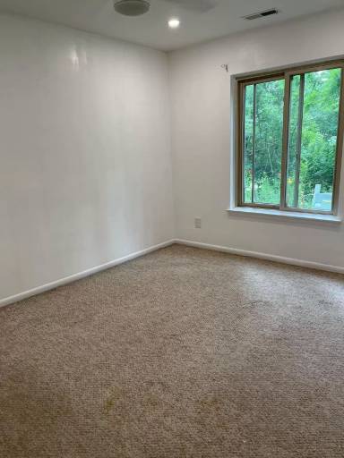 Main picture of 42 Maple St