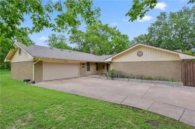 Main picture of 833 Tanglewood Dr