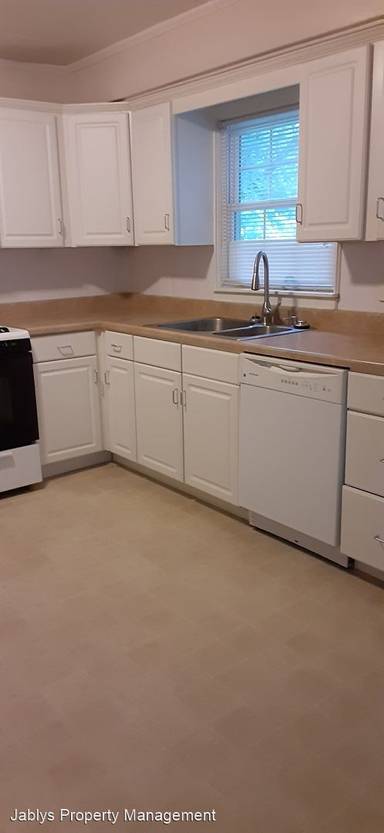 Main picture of 922 Maplewood Ave