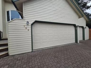 Main picture of 715 NE Majesty Ln