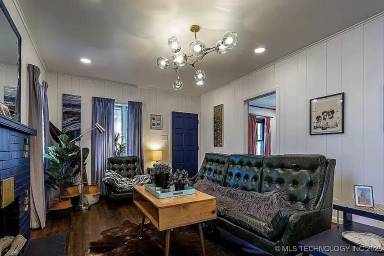 Main picture of 610 E Zion St