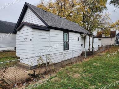 Main picture of 913 Michigan St