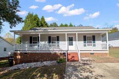 Main picture of 1224 Grovewood Dr