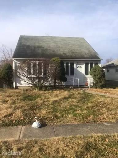 Main picture of 3708 Mactavish Ave