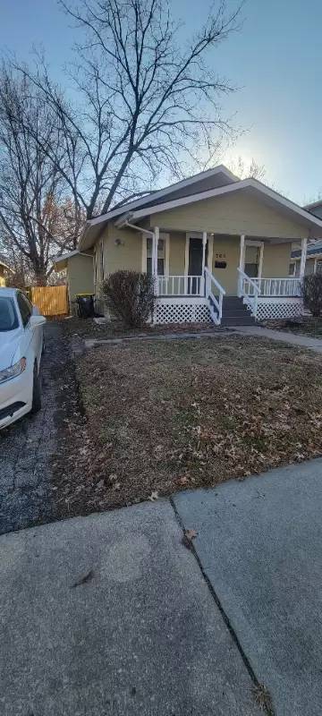 Main picture of 705 W 76th St