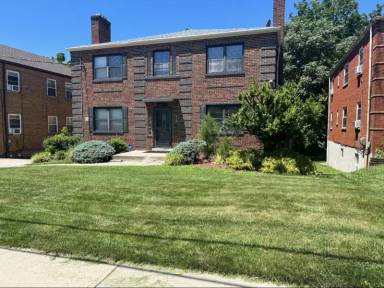 Main picture of 3077 Glenmore Ave