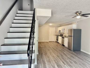 Main picture of 128 S Cedar Ln