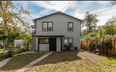 Main picture of 1426 W 22nd St