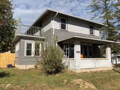 Main picture of 2333 E 3rd St