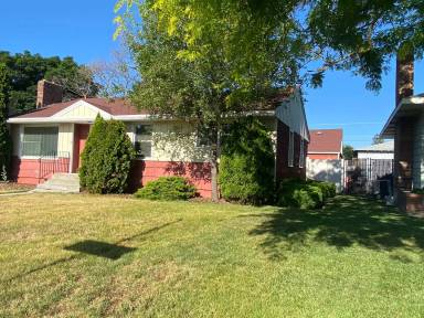 Main picture of 5527 N Ash St