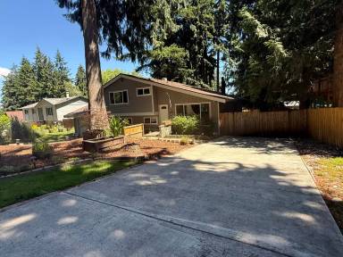 Main picture of 4460 Fir Dr NE