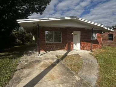 Main picture of 1590 S Deleon Ave