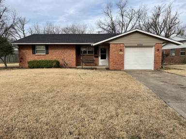 Main picture of 1004 Carlisle Cir