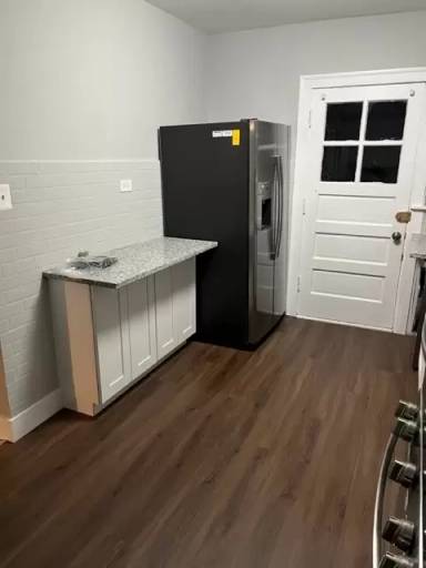 Main picture of 2729 W Jarvis Ave