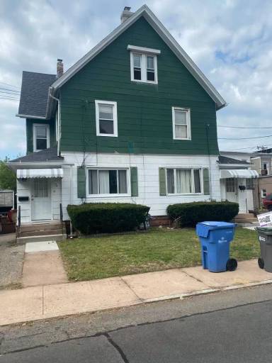 Main picture of 72 Cottage St