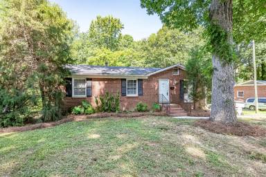 Main picture of 6151 Spring Garden Ln