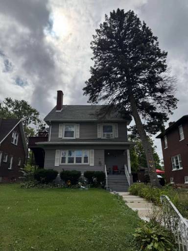 Main picture of 218 W 16th St