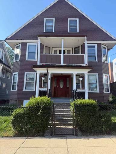 Main picture of 19 Brenton St