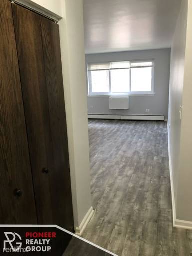 Main picture of 1040 W Hollywood Ave Apartments