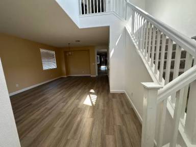 Main picture of 88 W 7th St