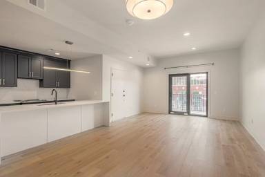 Main picture of 200 W Gregory Blvd