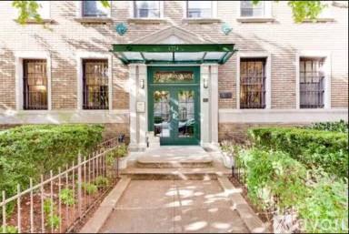 Main picture of 1724 17th St NW