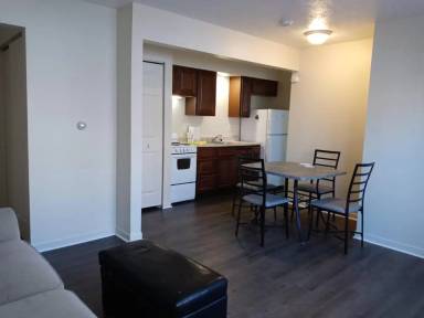 Main picture of 214 Perry St