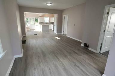 Main picture of 815 Delaware Ave