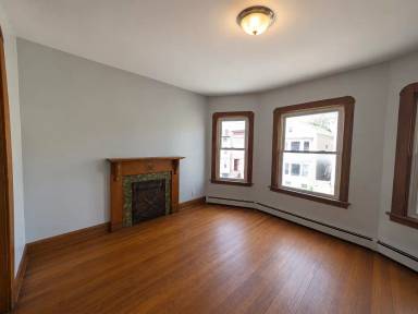 Main picture of 662 State St