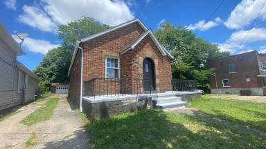 Main picture of 7011 Hosmer Ave