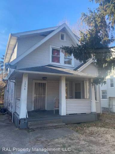Main picture of 1354 W 80th St