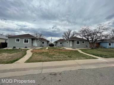 Main picture of 2421 S Marion St