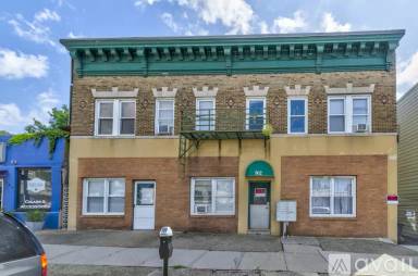 Main picture of 502 Washington Ave