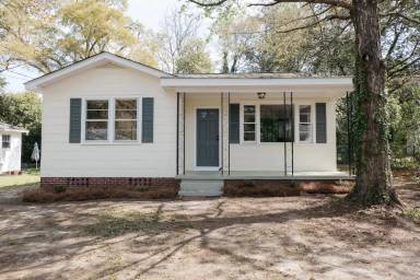 Main picture of 328 Guilford St